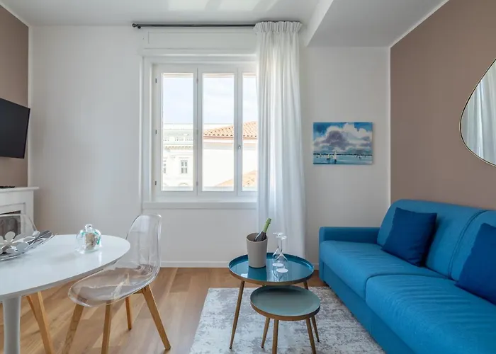 Vis A Vis Apartments