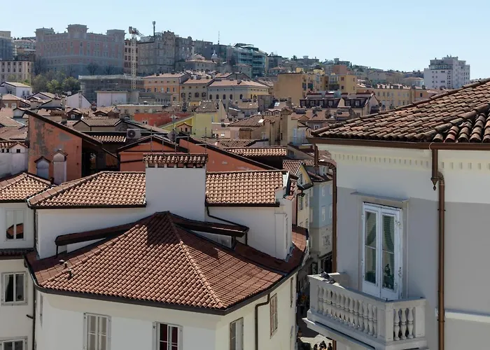 Vis A Vis Apartments