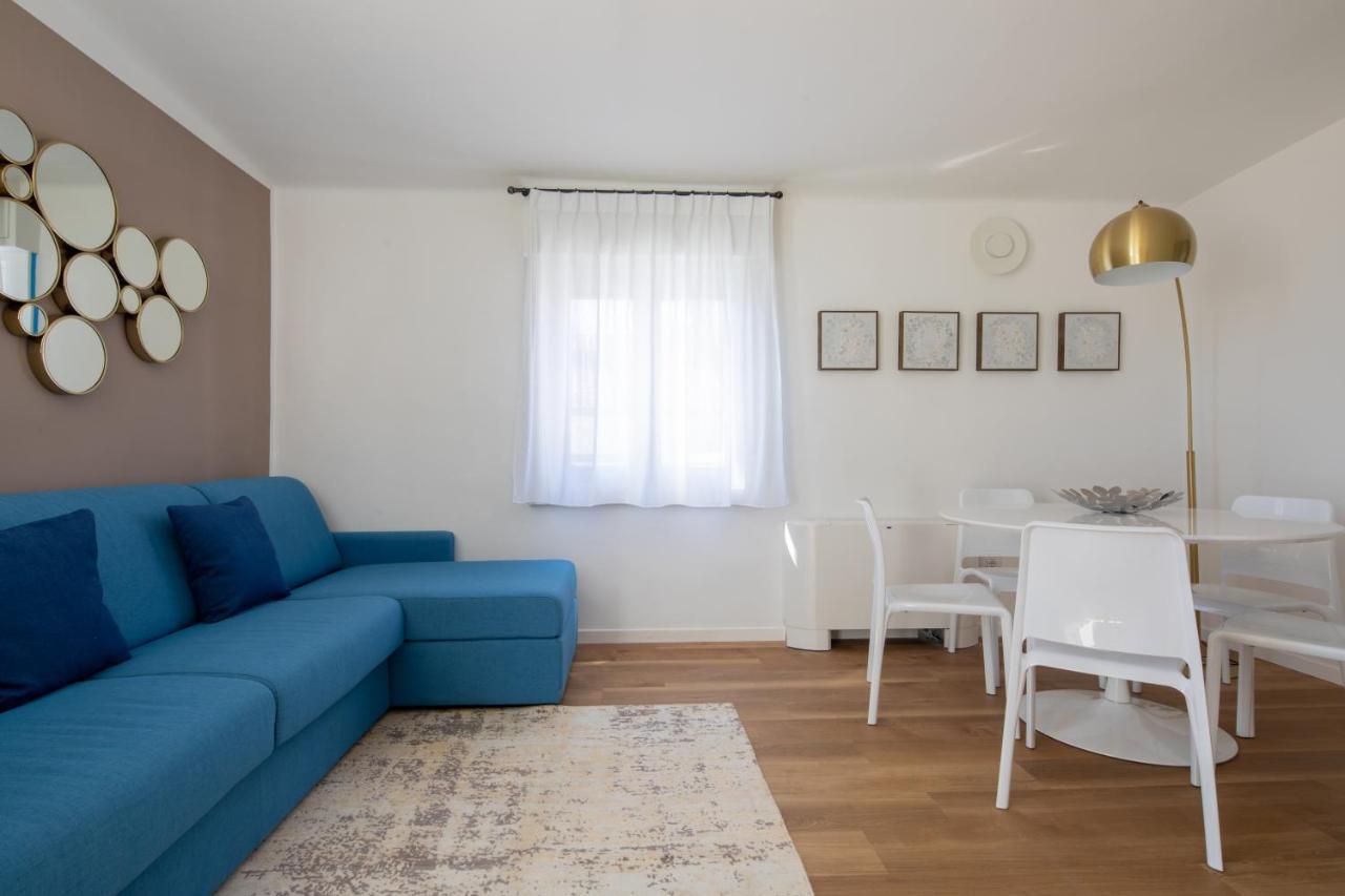 Vis A Vis Apartment